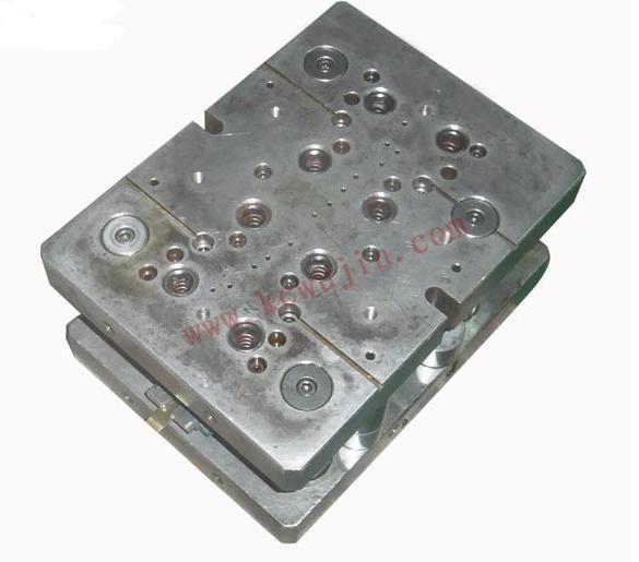 五金沖壓模具出現(xiàn)爆裂問題，模具設(shè)計需要注意哪些問題?